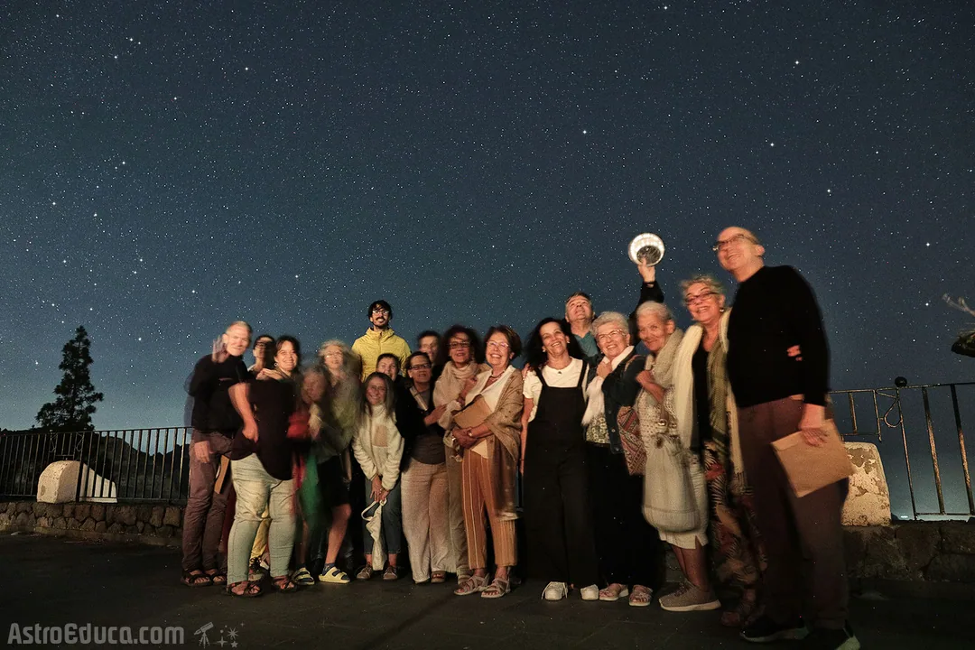 Cartel de AstroTours grupales para ver las estrellas en Gran Canaria
