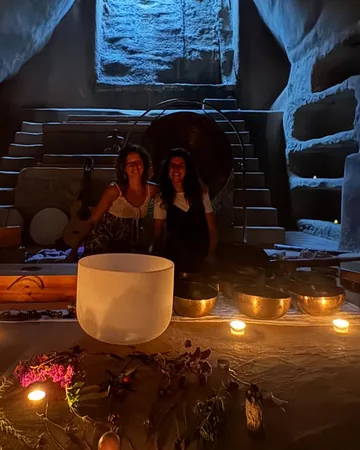 Myriam Cruz: baño sonoro en cueva