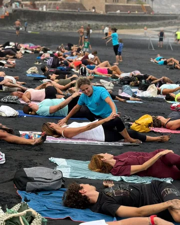 Om Yoga Las Palmas: yoga en la playa